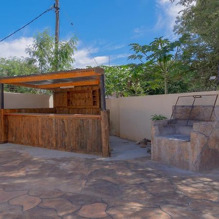 Green Lagoon Guest House Gaborone Esterno foto